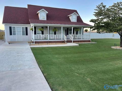 Photo of 105 Kristen Lane, Hazel Green, AL 35750 (MLS # 21911606)