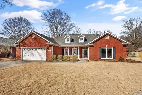 Homes For Sale - 3122 Cove Lake Road<br/> Owens Cross Roads, AL 35763