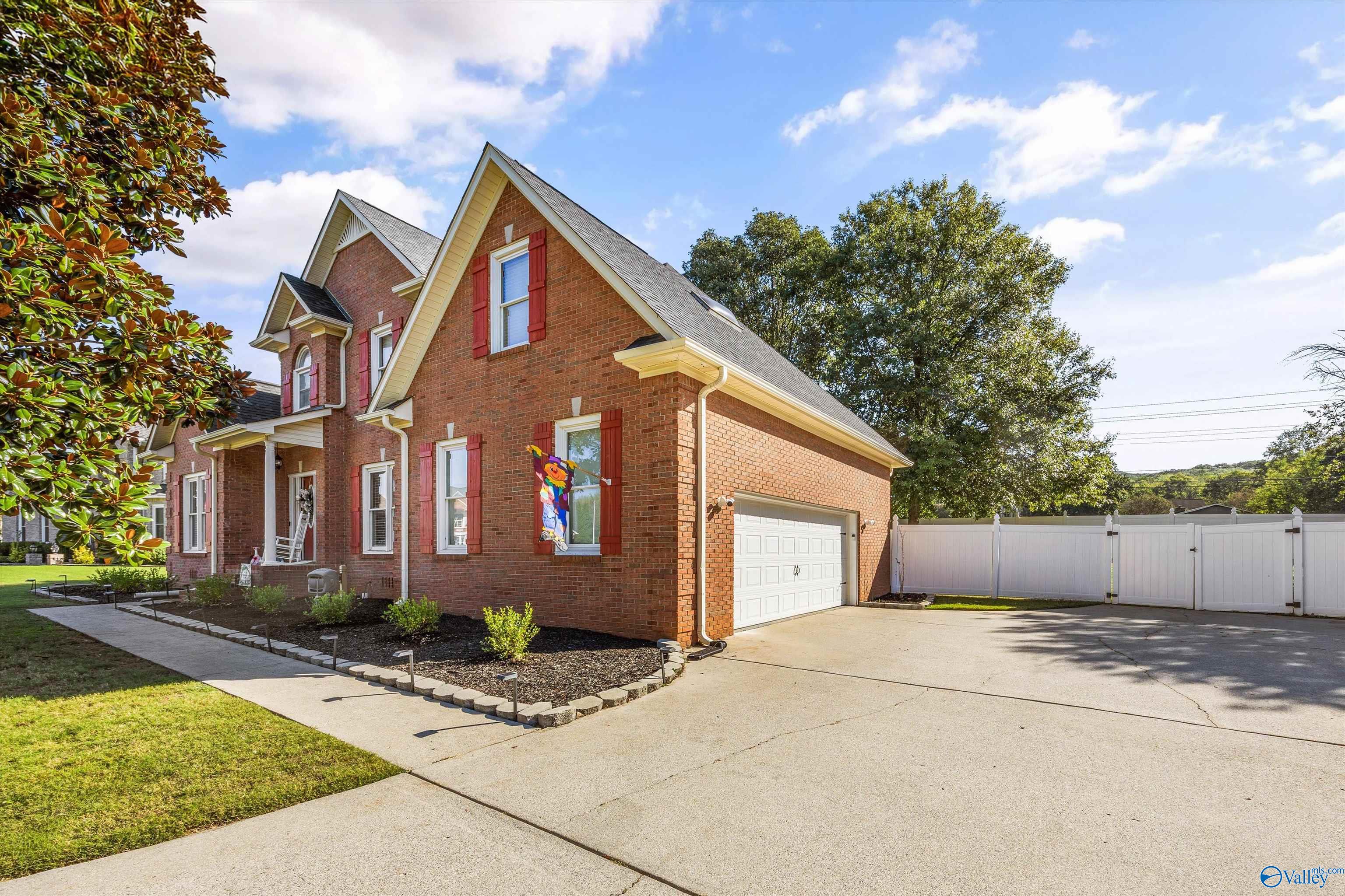 116 Lake Crest Circle