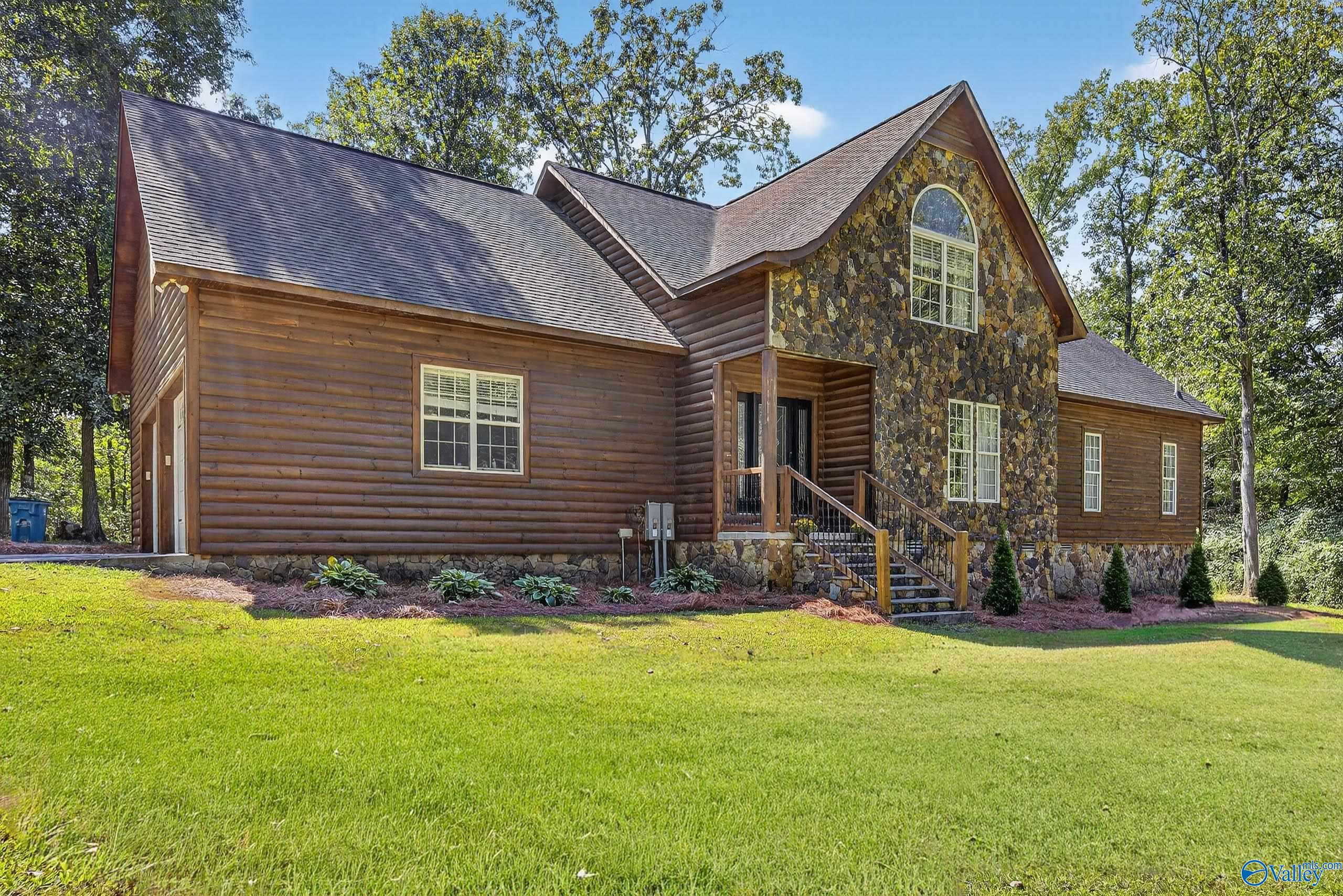 146 Hidden Lakes Drive, Boaz, AL 35957 | MLS 21898868 | Listing ...