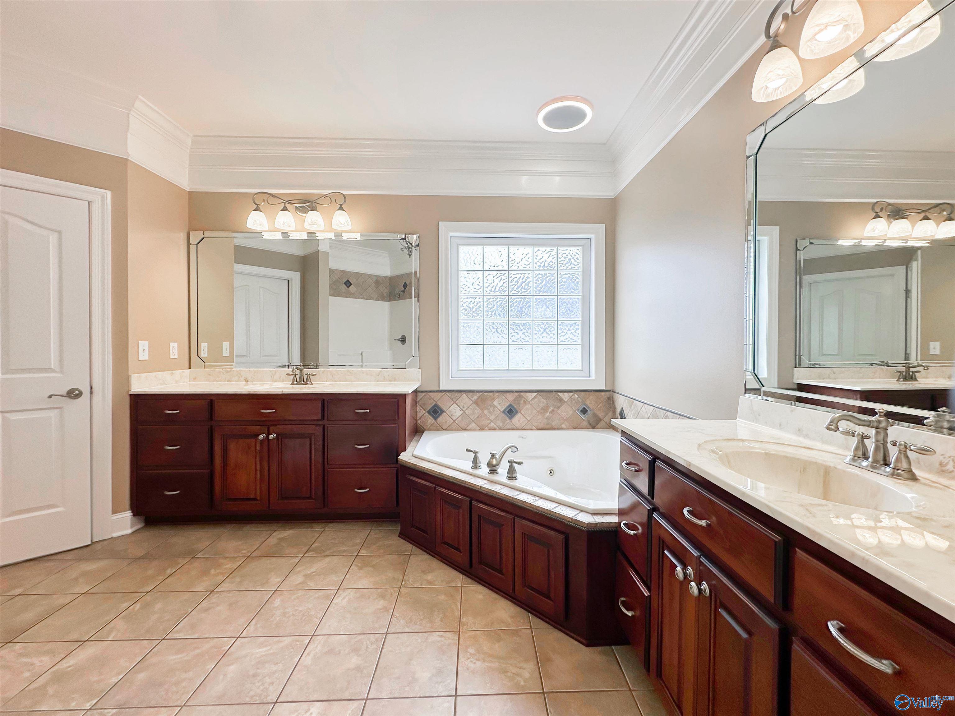 1103 Blackbriar Circle, Hartselle, Alabama image 30