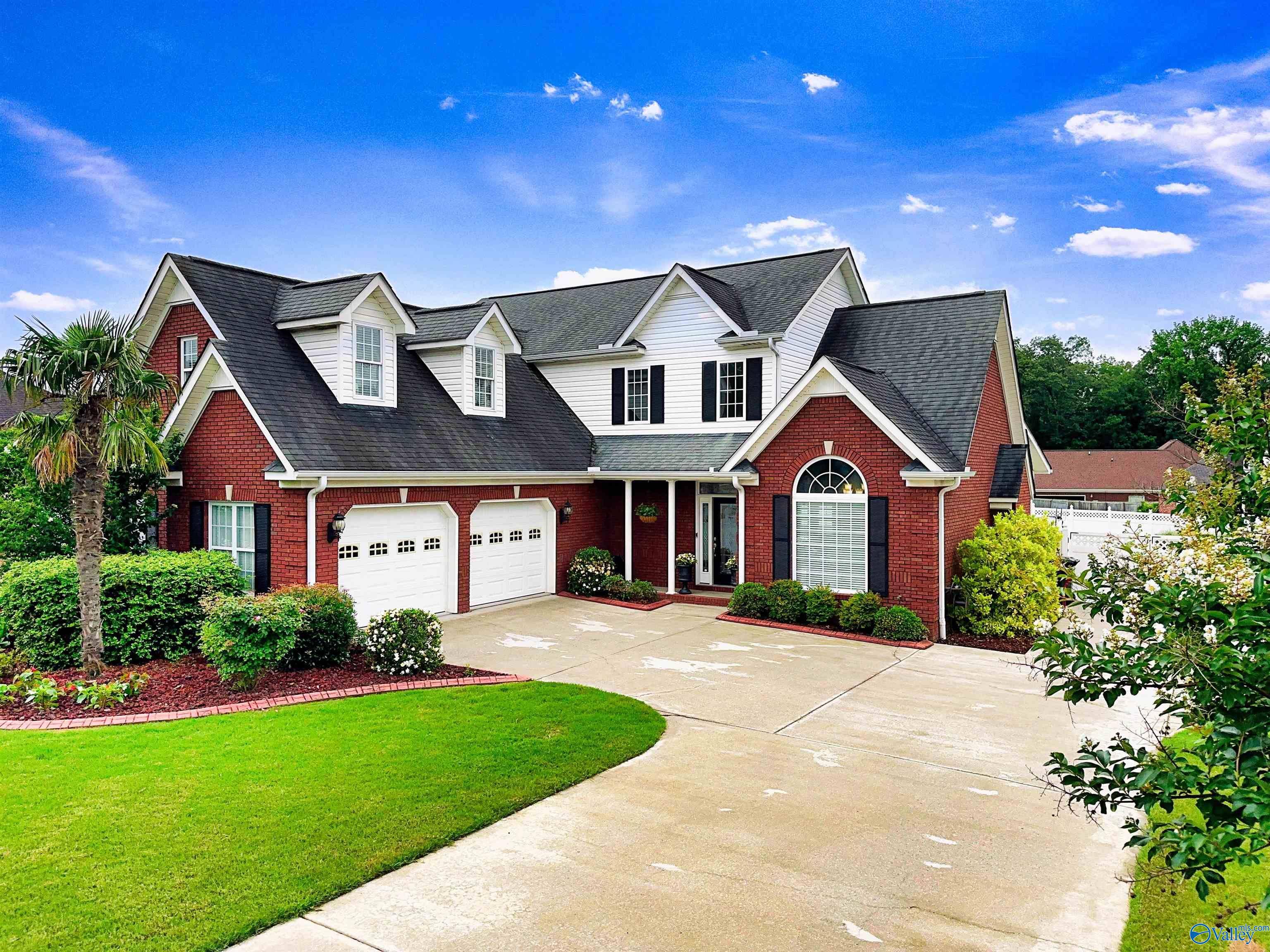 1103 Blackbriar Circle, Hartselle, Alabama image 1