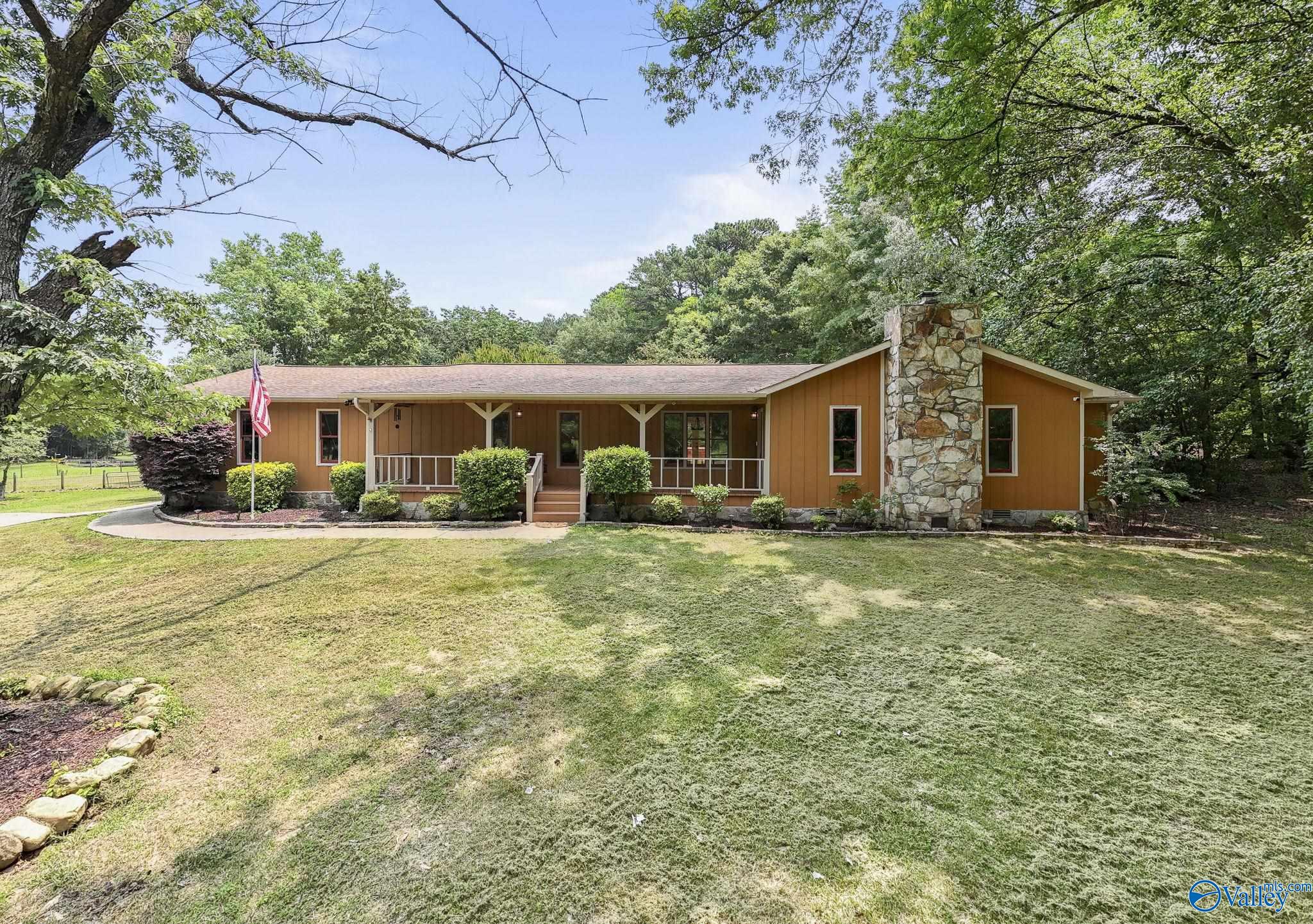 913 Old Big Cove Road, Owens Cross Roads, Alabama image 1