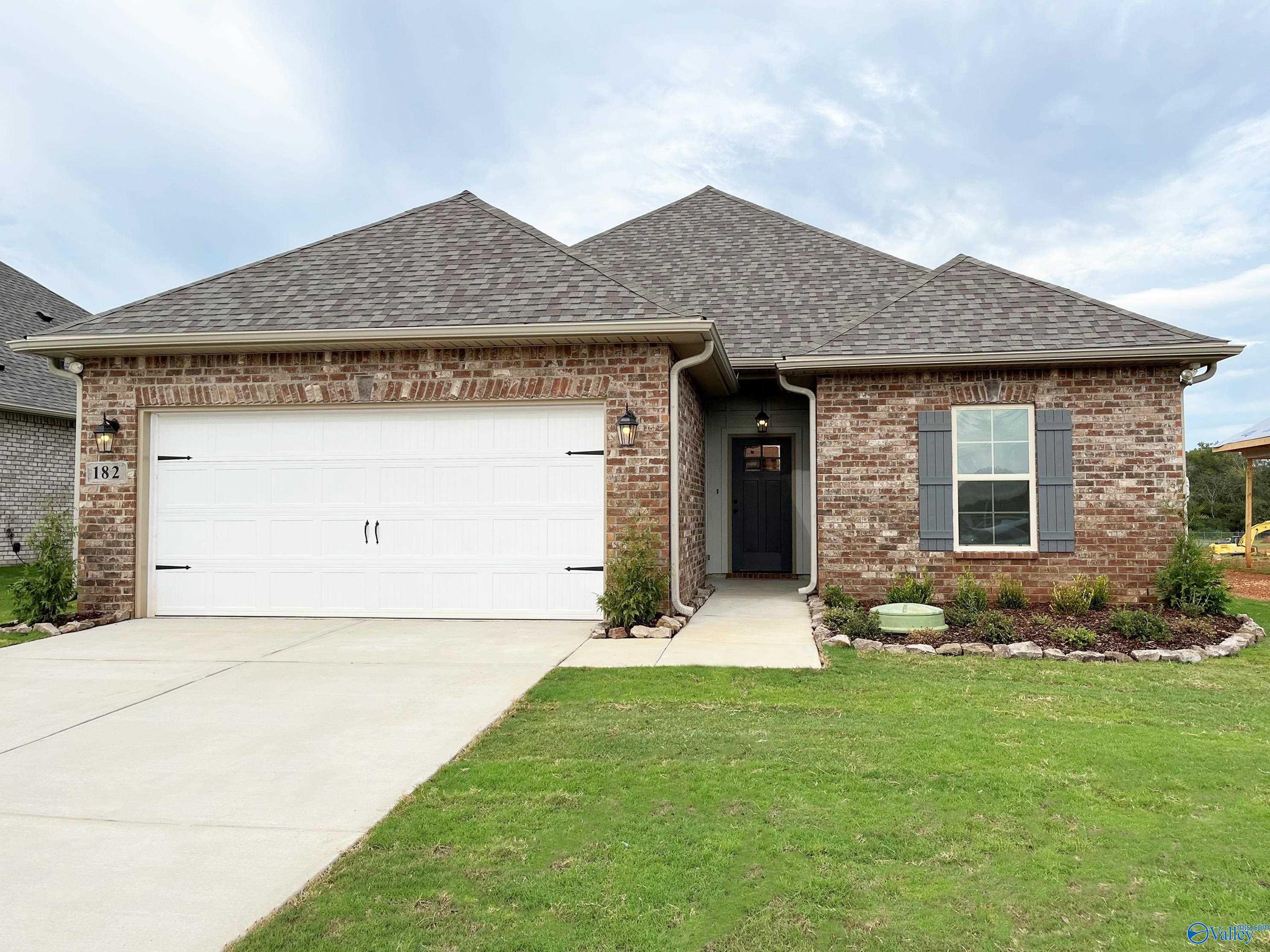 182 Midpark Drive, Meridianville, Alabama image 1