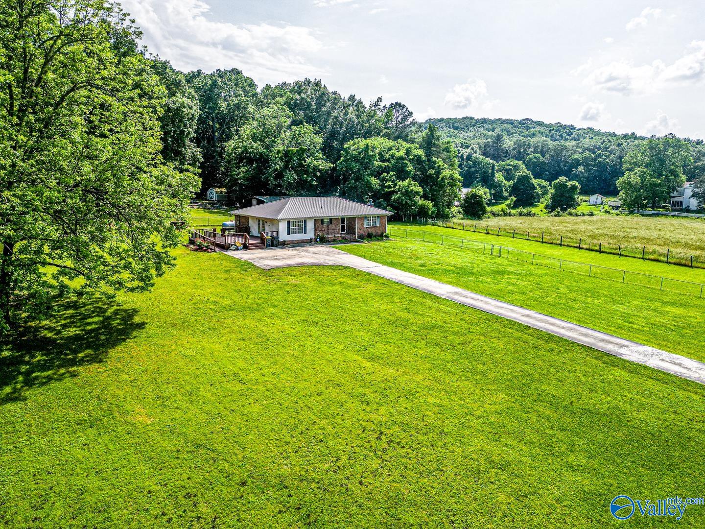 53 Price Mountain Drive, Decatur, Alabama image 2