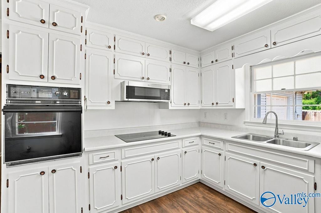 1910 Azalea Circle SW