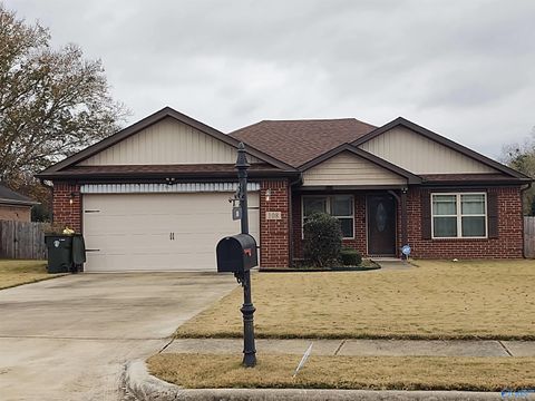 Homes For Rent - 108 Hunter Way<br/> Owens Cross Roads, AL 35763