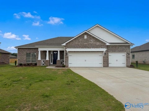 Homes For Rent - 22619 Donahue Road<br/> Athens, AL 35613