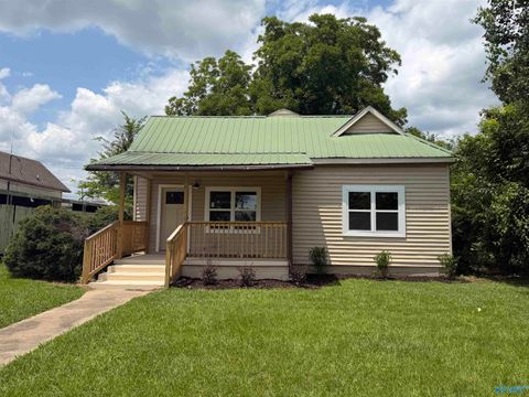 Homes For Sale - 2511 Sansom Avenue<br/> Gadsden, AL 35904