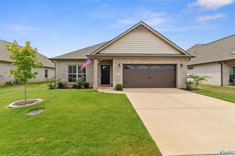 Homes For Sale - 14717 Greenleaf Drive<br/> Athens, AL 35613
