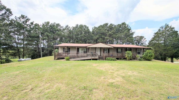583 SIMPSONS BEND RD, OHATCHEE, AL 36271 - Image a43d315e22644afefd307d146a8b37f2/3733477243