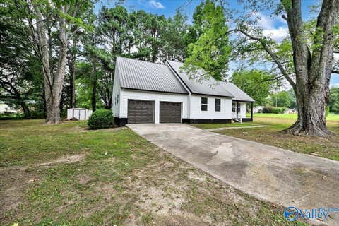 Homes For Sale - 1302 Country Club Circle<br/> Marshall County, Arab, AL 35016