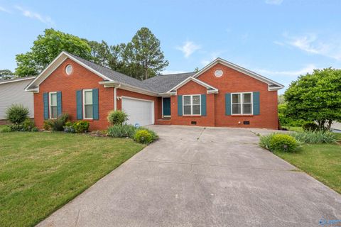 Homes For Sale - 725 Mountain Gap Road<br/> Huntsville, AL 35803