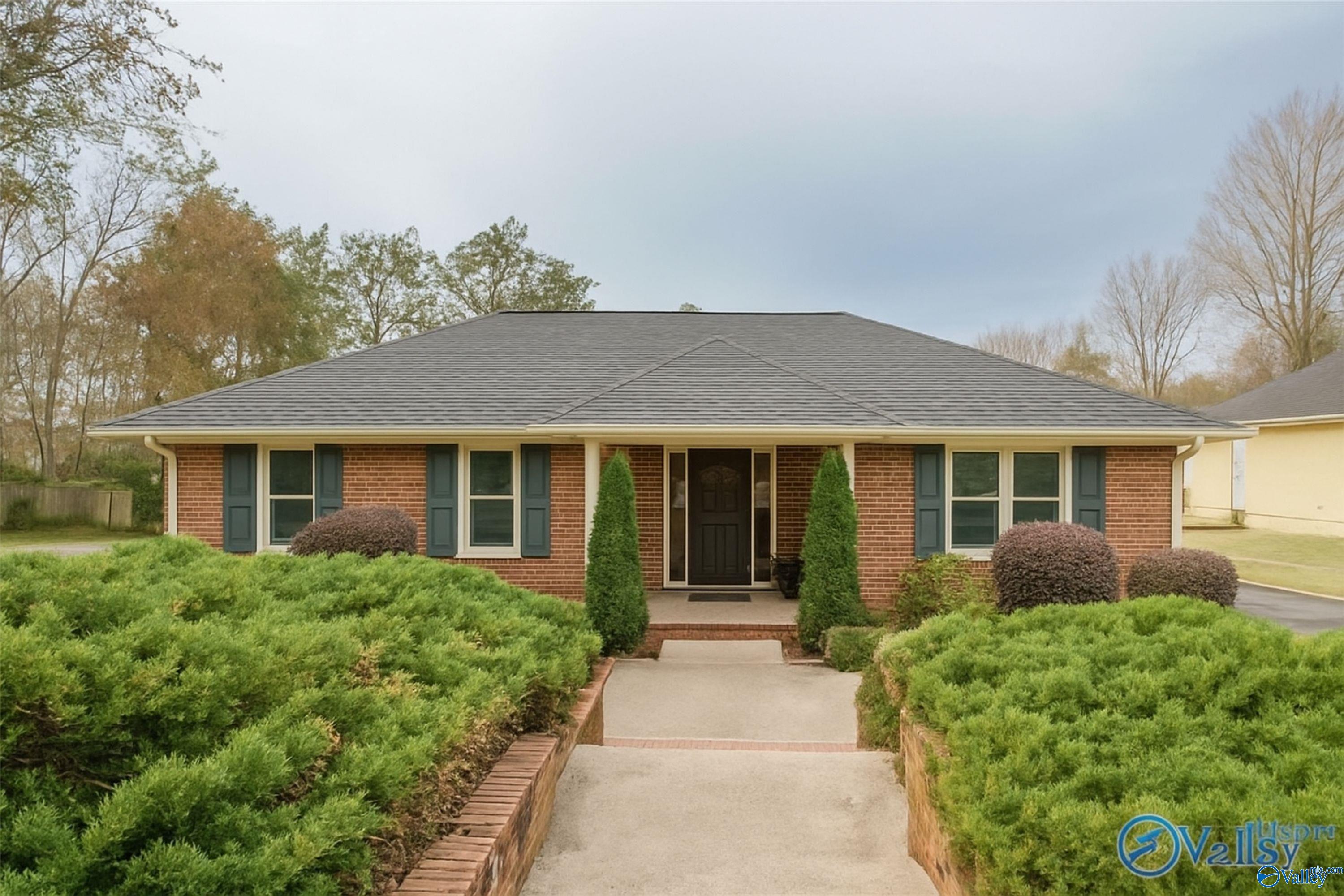 4016 Devon Street, Huntsville, Alabama image 1