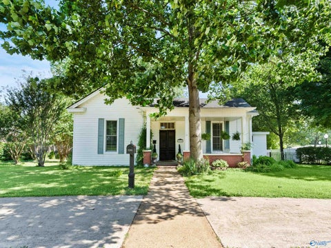 Homes For Sale - 311 East Pryor Street<br/> Athens, AL 35611