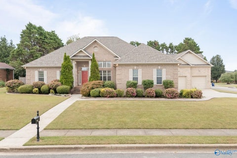 Homes For Sale - 213 Cloud Leap Trail<br/> Huntsville, AL 35806