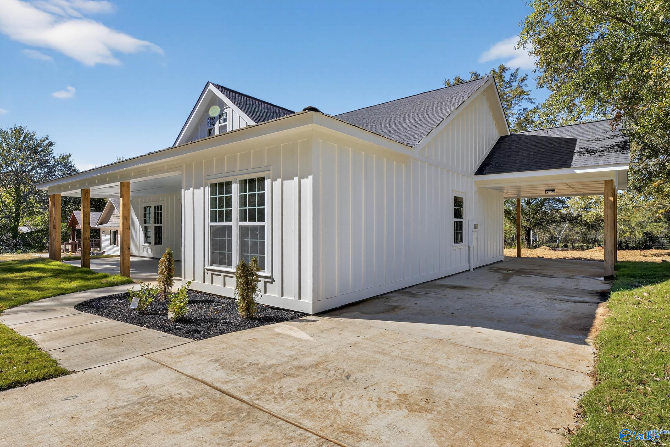 156 Robert Circle