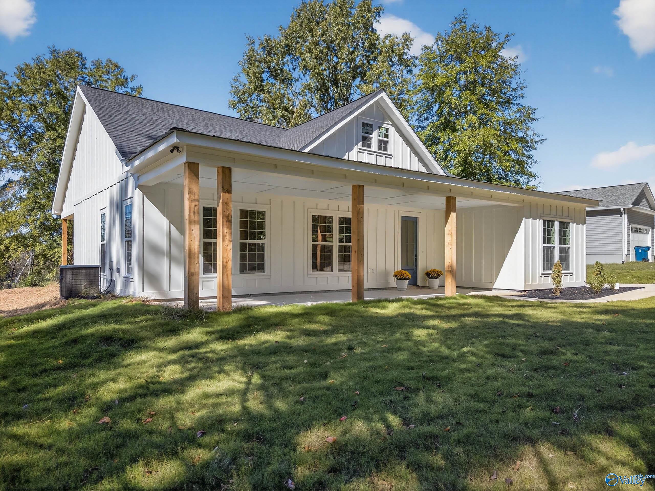 156 Robert Circle