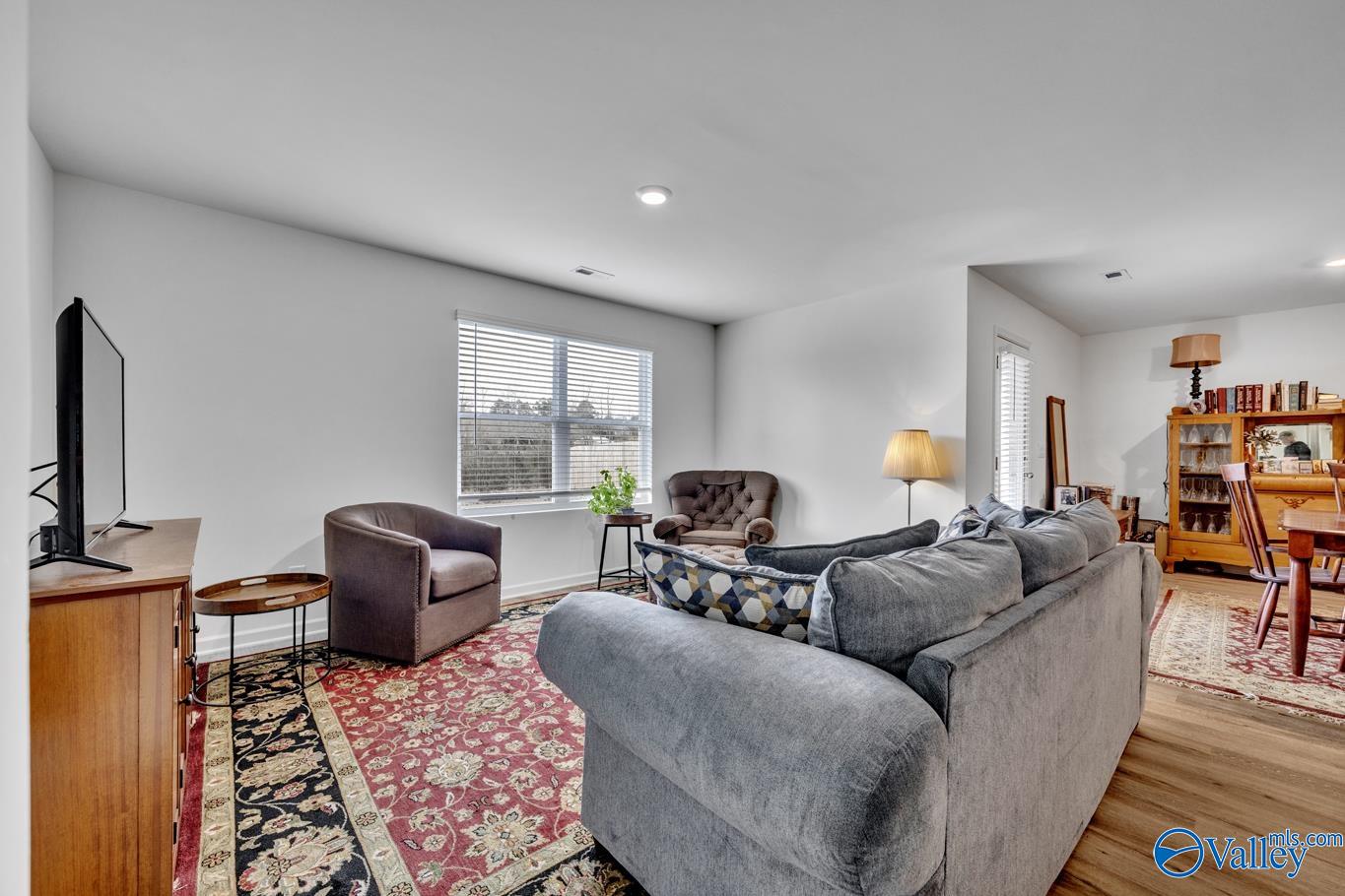 1114 Waverly Lane SW