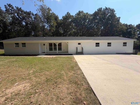 Homes For Sale - 111 County Road 459<br/> Lawrence County, Trinity, AL 35673