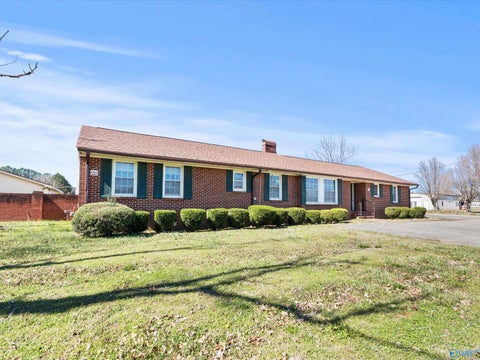 Homes For Sale - 3621 A&B Winchester Road #AB<br/> New Market, AL 35761