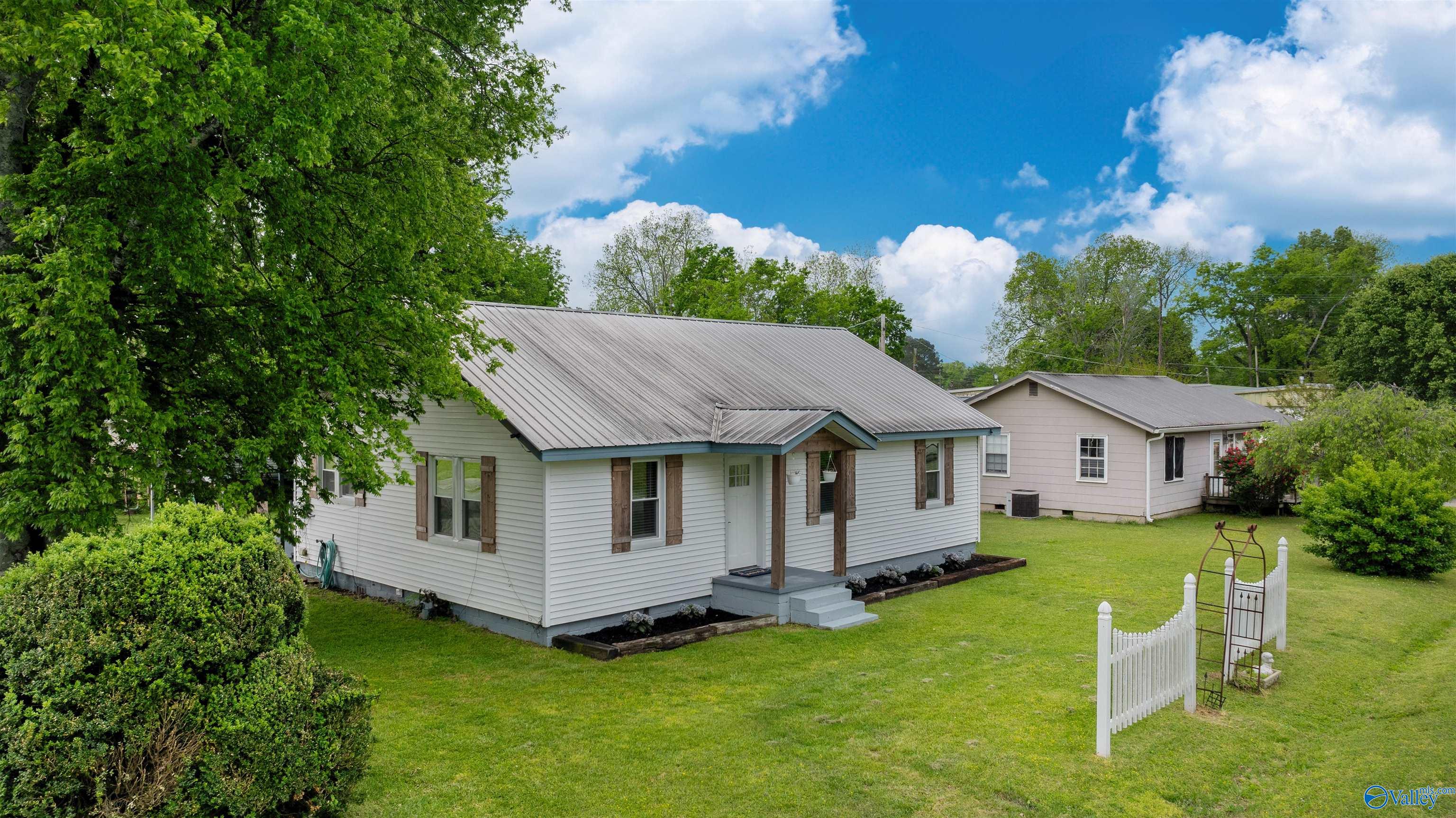 302 Nebraska Avenue, Stevenson, Alabama image 1