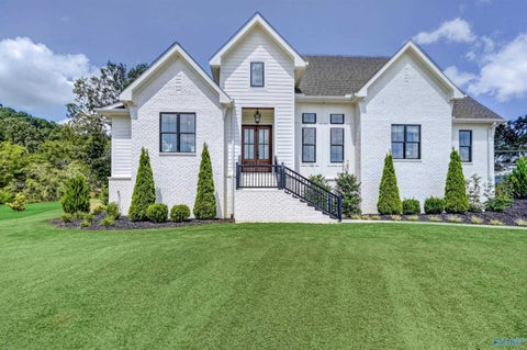 Homes For Sale - 107 Cedar Cove Road<br/> Scottsboro, AL 35769