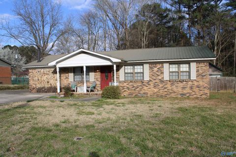 Photo of 240 Hampton Road NW, Hartselle, AL 35640 (MLS # 21911631)
