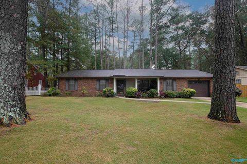 Photo of 803 Long Bow Drive SW, Decatur, AL 35603 (MLS # 21902259) Photo of 803 Long Bow Drive SW, Decatur, AL 35603 (MLS # 21902259)