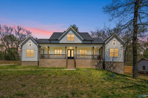 Homes For Sale - 113 Hillsdale Drive<br/> Gurley, AL 35748