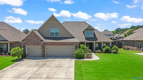 Homes For Sale - 108 Somer Oaks Drive<br/> Huntsville, AL 35811