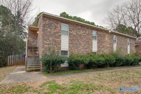 Apartment For Rent - 4906 Cotton Row #B<br/> Huntsville, AL 35816