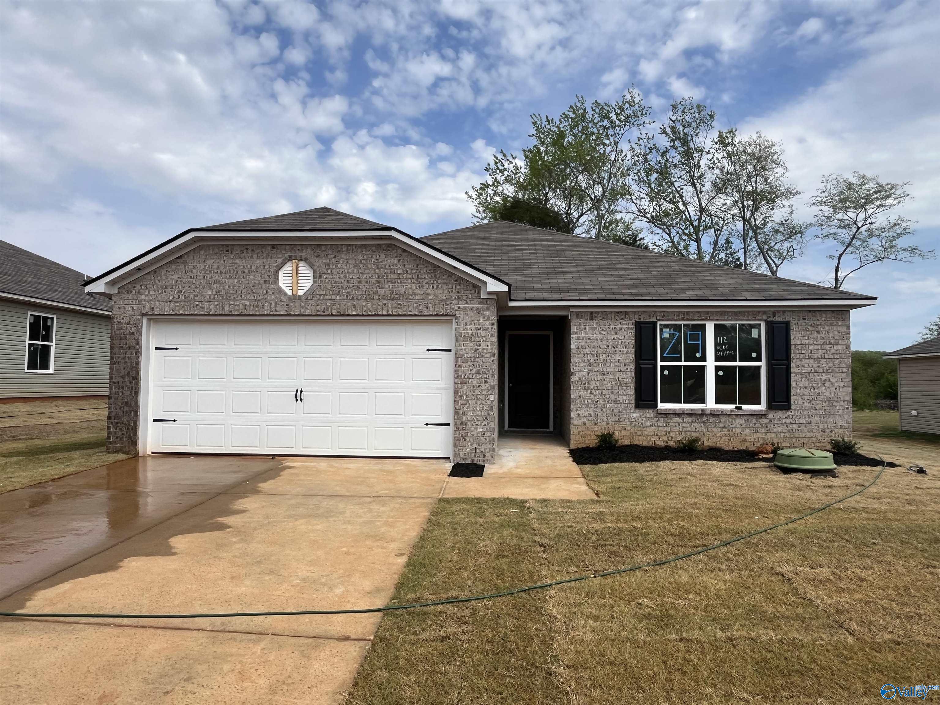112 Olde Hearth Road, New Market, Alabama image 1