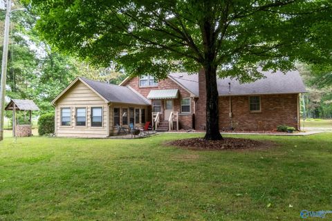 Homes For Sale - 10137 Pulaski Pike<br/> Toney, AL 35773