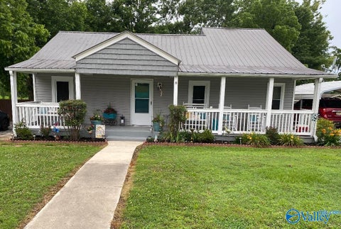 Homes For Sale - 505 Main Street South St<br/> Jackson County, Section, AL 35771