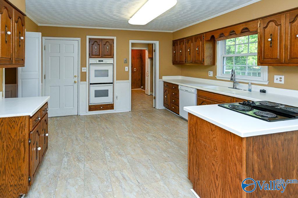 2404 Old Creek Trail, Decatur, Alabama image 13