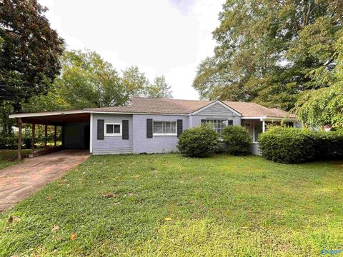 Homes For Rent - 301 NW 7th Avenue<br/> Decatur, AL 35601