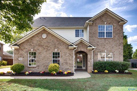 Photo of 104 Raymon Circle, Huntsville, AL 35806 (MLS # 21900772)