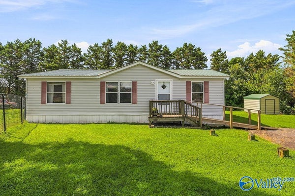 2092 SAND ROCK AVE, SAND ROCK, AL 35983 - Image a7cc2b16ce79341cf8837acf70984e38/1581543492