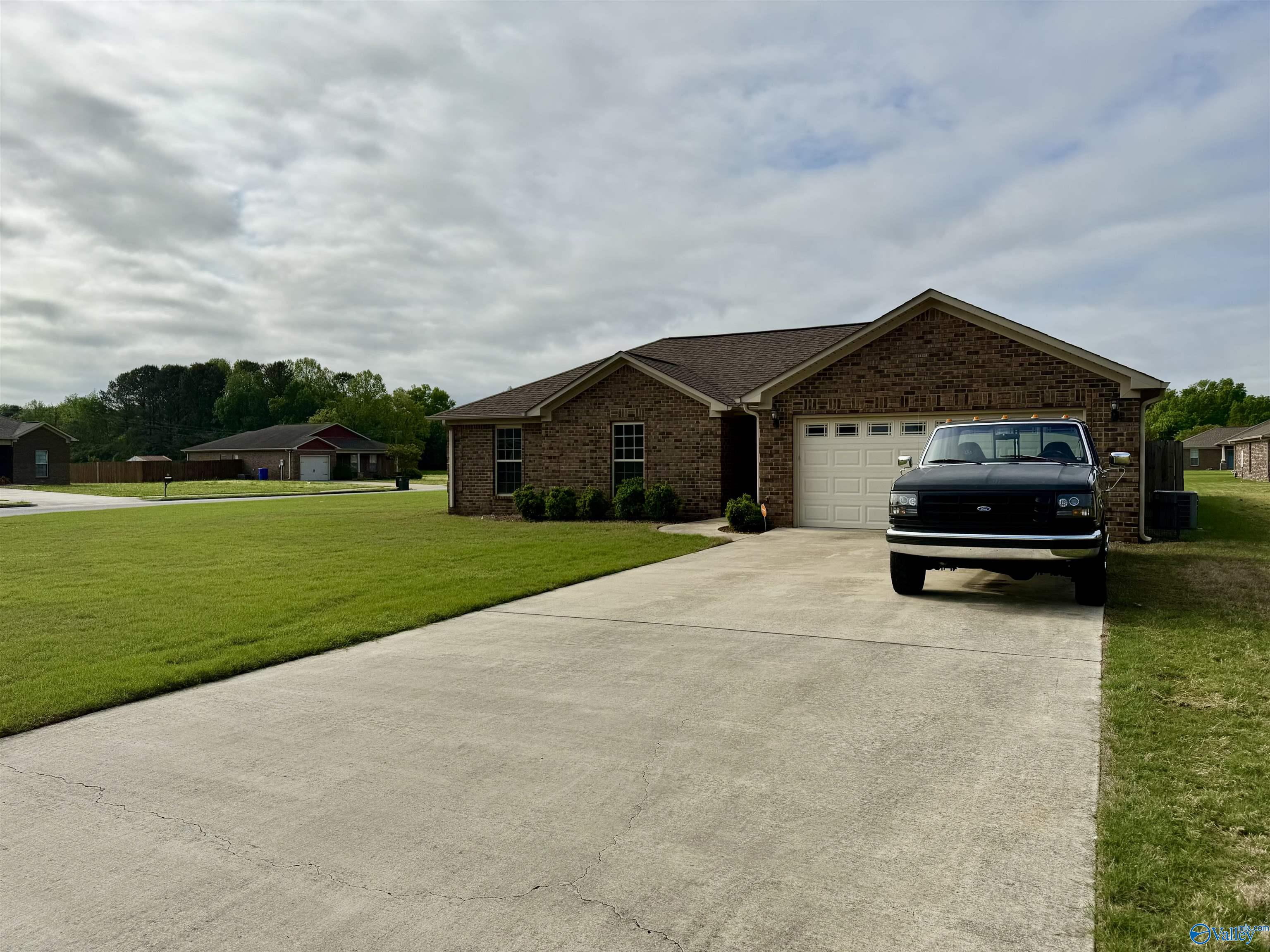 19227 Racheals Loop, Athens, Alabama image 2