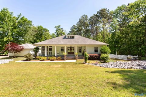 Homes For Sale - 203 Quinn Drive<br/> Gadsden, AL 35903