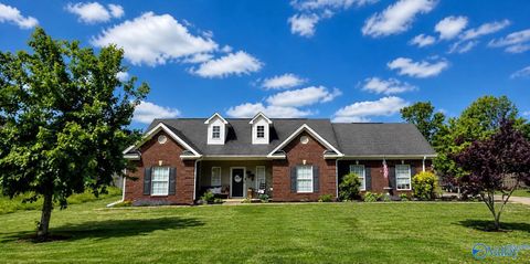 Homes For Sale - 110 Hickory Glen Circle<br/> Huntsville, AL 35811