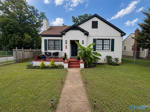 Homes For Sale - 324 Memorial Drive<br/> Decatur, AL 35601
