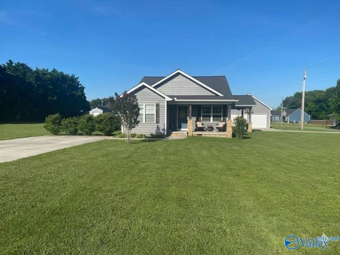 Homes For Sale - 232 Emery Circle<br/> Section, AL 35771