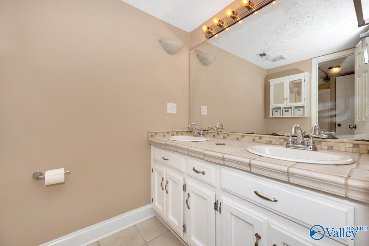 12766 Dickens Lane, Madison, Alabama image 20