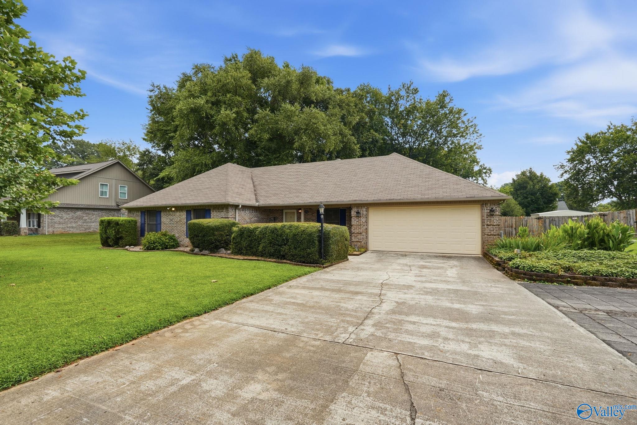 213 Burningtree Trace