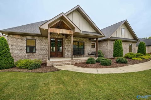 Photo of 175 Rockwood Drive, Tuscumbia, AL 35674 (MLS # 21919235)