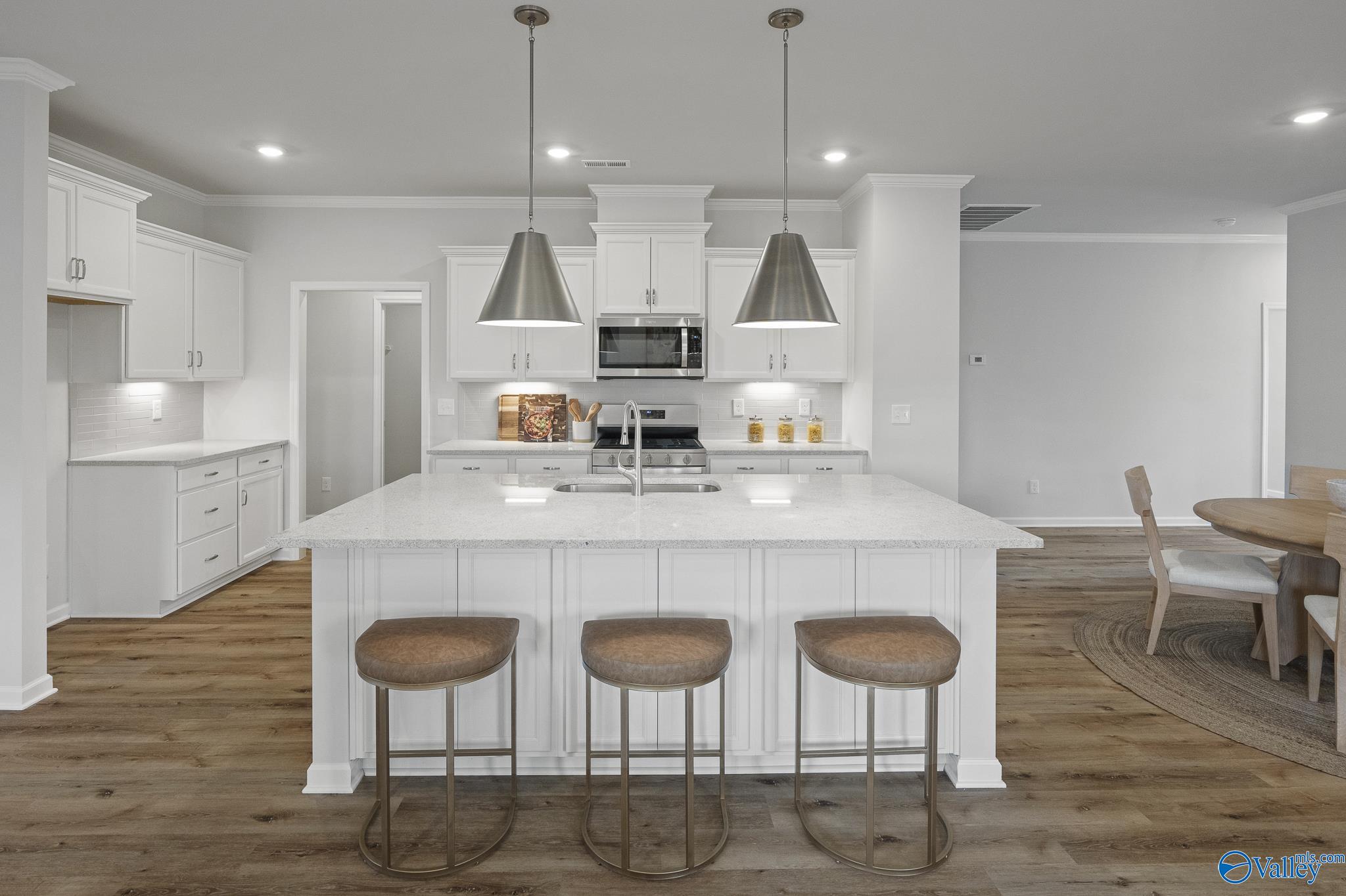 414 Flintridge Drive