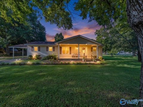 Homes For Sale - 106 Taylor Street<br/> Gurley, AL 35748