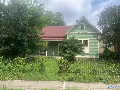 Homes For Sale - 707 NE Holmes Avenue<br/> Huntsville, AL 35801